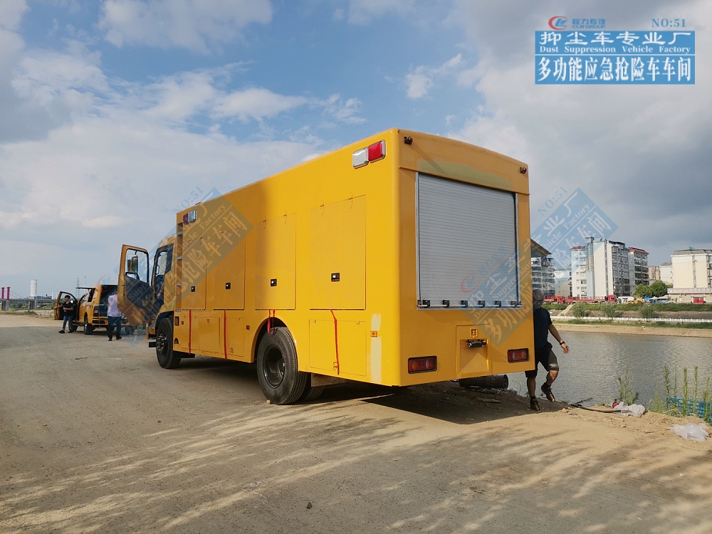 東風(fēng)天錦大流量排水搶險車3000-4000m3/h